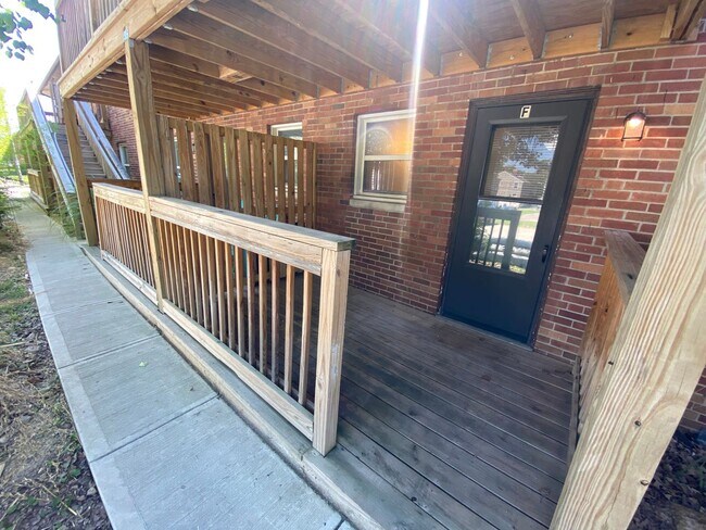 Building Photo - 1 Bedroom ~ Grandview Area