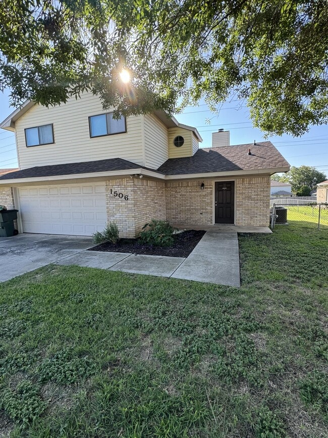 Building Photo - 1506 Jefferis Ave