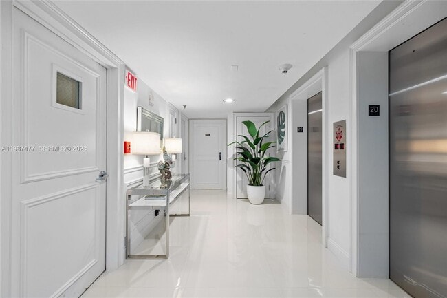 Building Photo - 400 N Flagler Dr