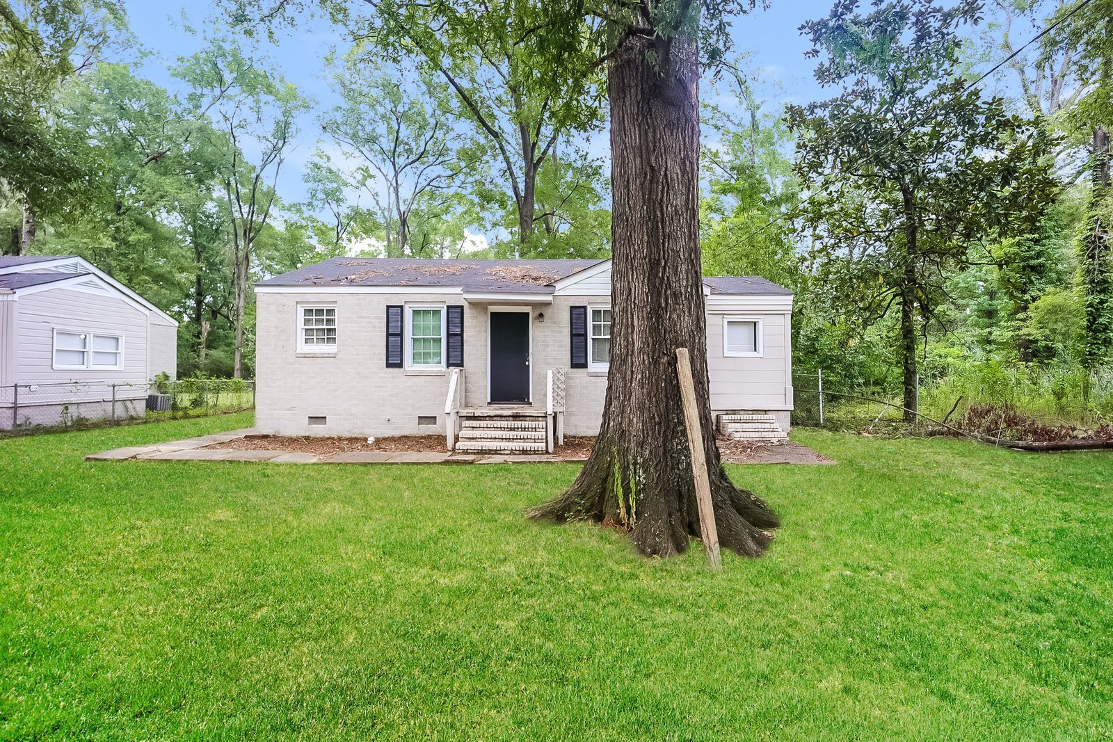 Building Photo - 2438 Pye Ave