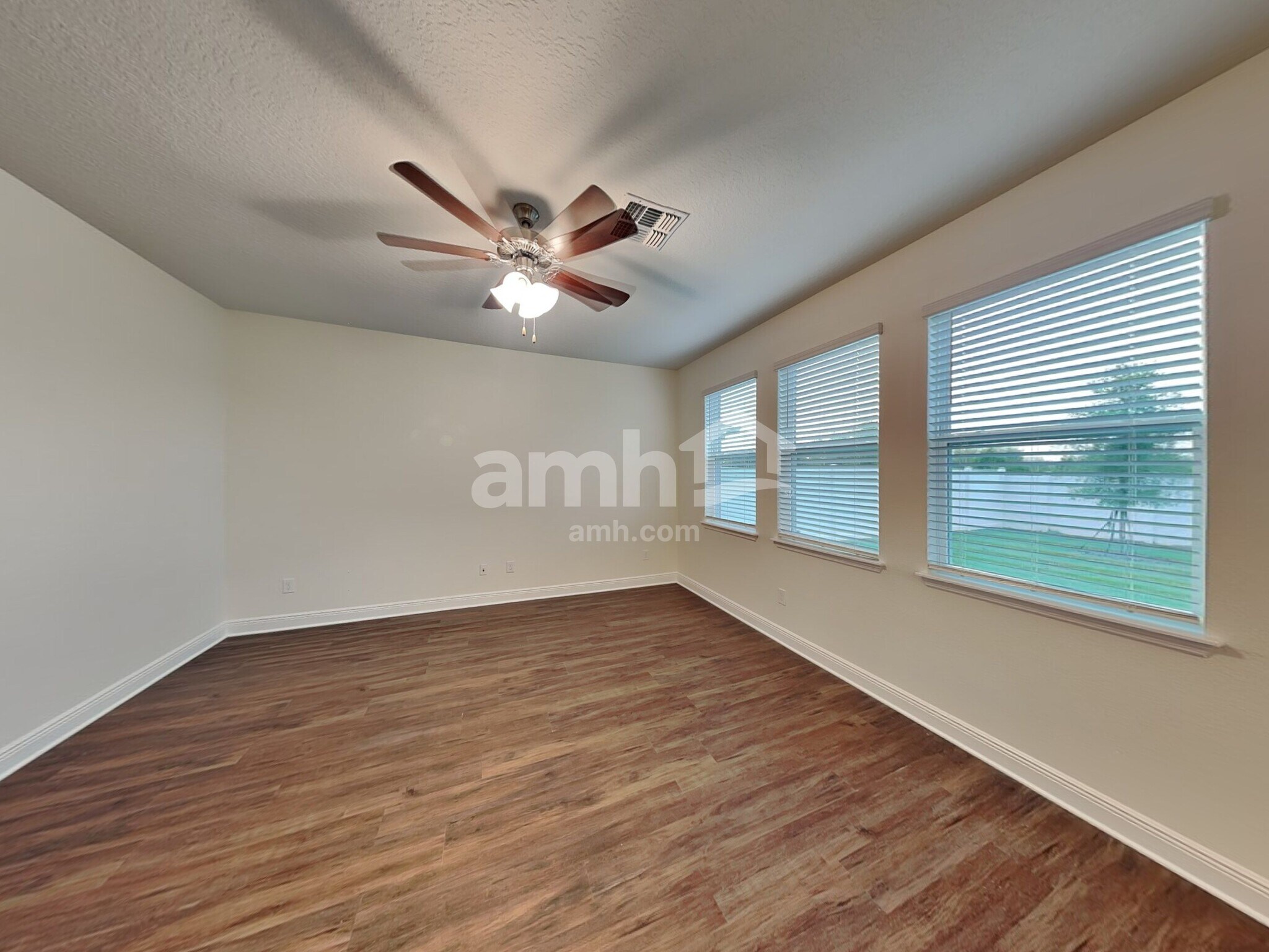 Building Photo - 904 Heavenly Dr
