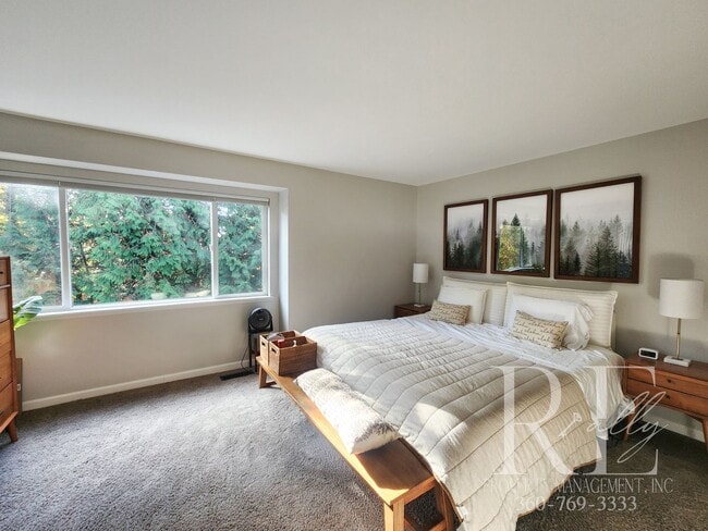 Building Photo - Elegant Silverdale Home with Private Backyard Oasis