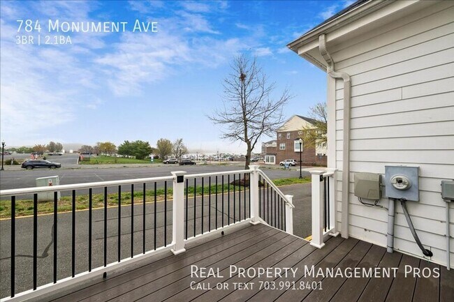 Building Photo - 784 Monument Ave