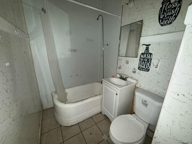 Building Photo - 1127 N 26th St