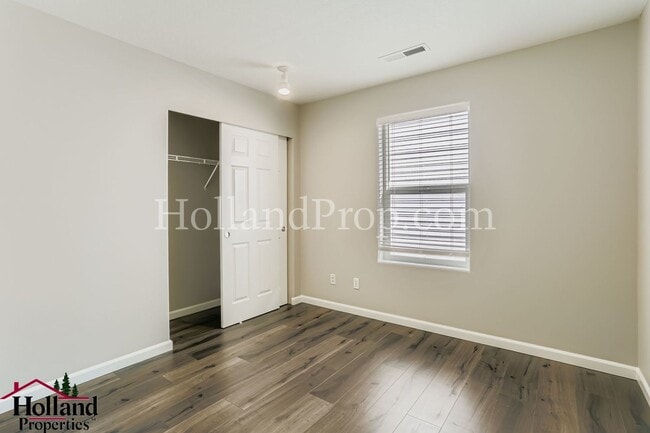 Building Photo - 4-Bedroom Home in Prime Hillsboro Location