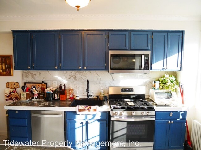 Building Photo - 3 br, 2.5 bath House - 2825 Harview Ave