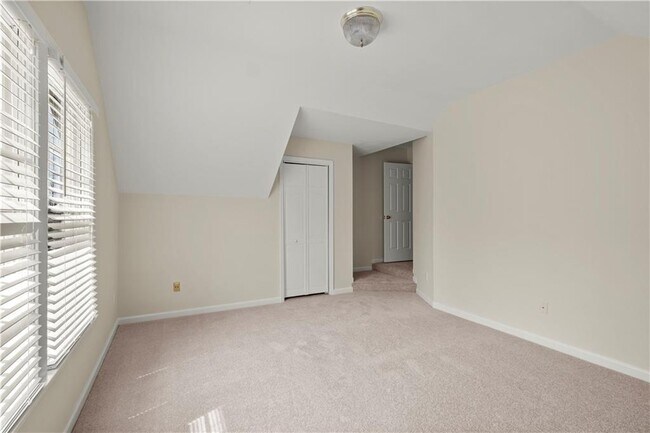 Building Photo - 1124 Sadlers Way