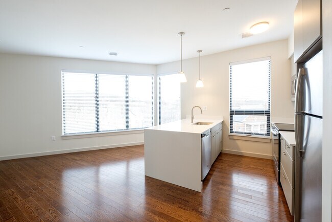 Building Photo - 455 Harvard St