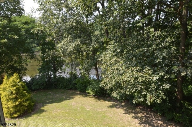 Building Photo - 21 Jenny Lind St