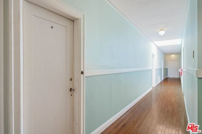 Building Photo - 5121 1/2 N Eagle Rock Blvd