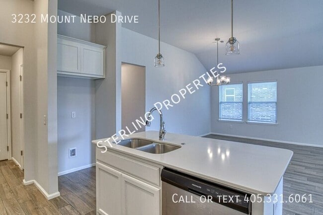 Building Photo - 3232 Mt Nebo Dr