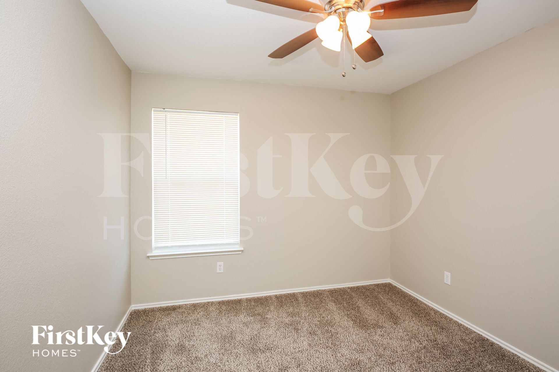 Building Photo - 524 King St