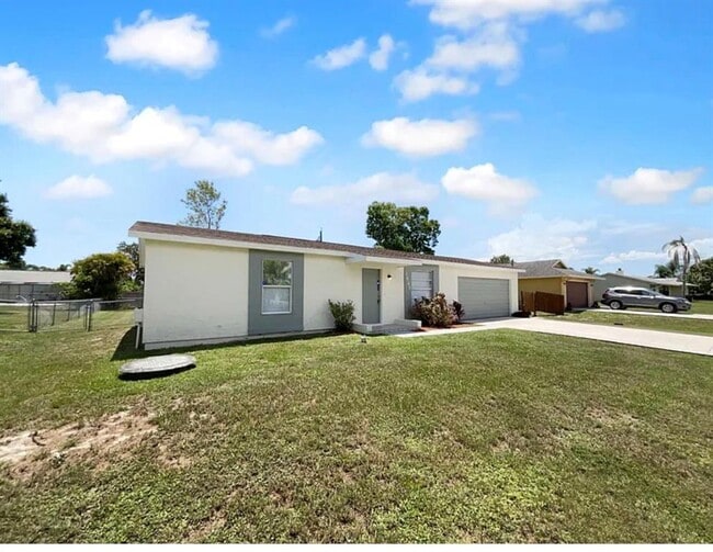 Building Photo - 1541 SW Curry St