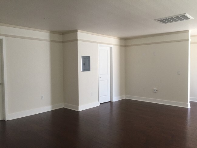 Bedroom / Sitting Room - 1321 G St