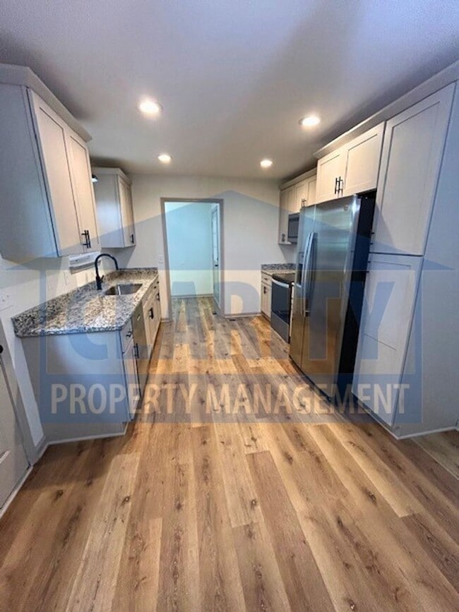 Building Photo - Newly renovated 3 bedroom, 2 bath ranch home!