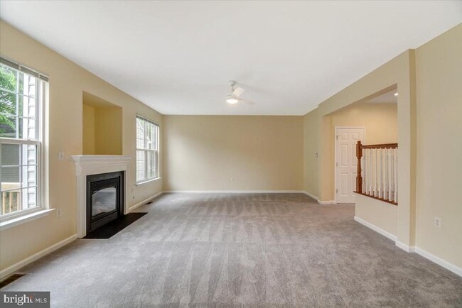 Building Photo - 240 Davis St