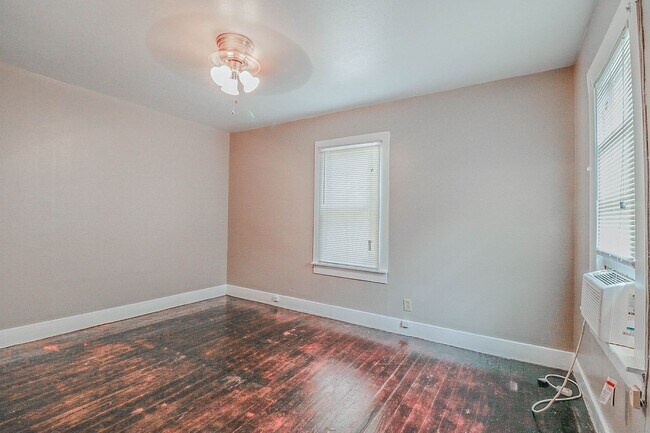 Building Photo - 2429 23rd St