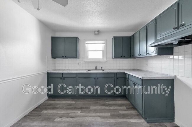 Building Photo - 3904 Seneca St