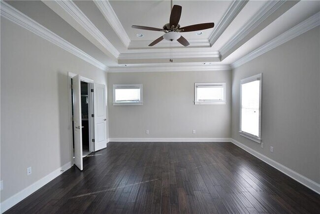 Building Photo - 7200 Grandview Overlook
