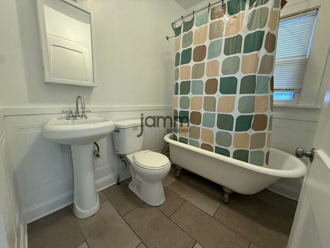 Building Photo - 3241 Kildare Rd