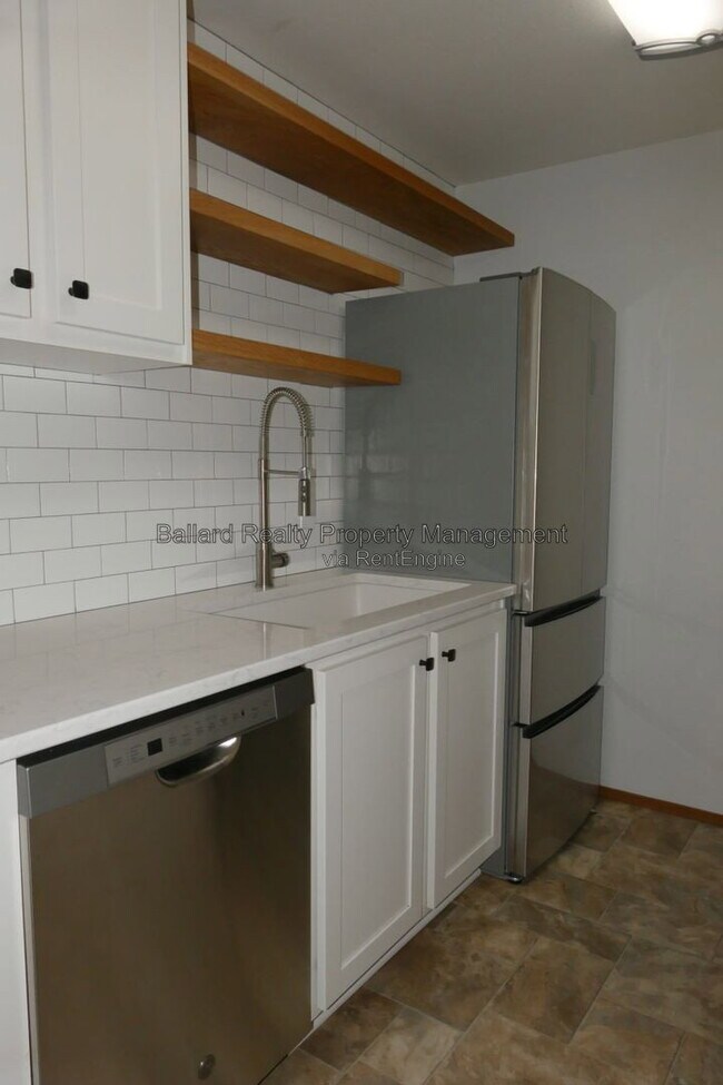 Building Photo - 800 N Allen Pl