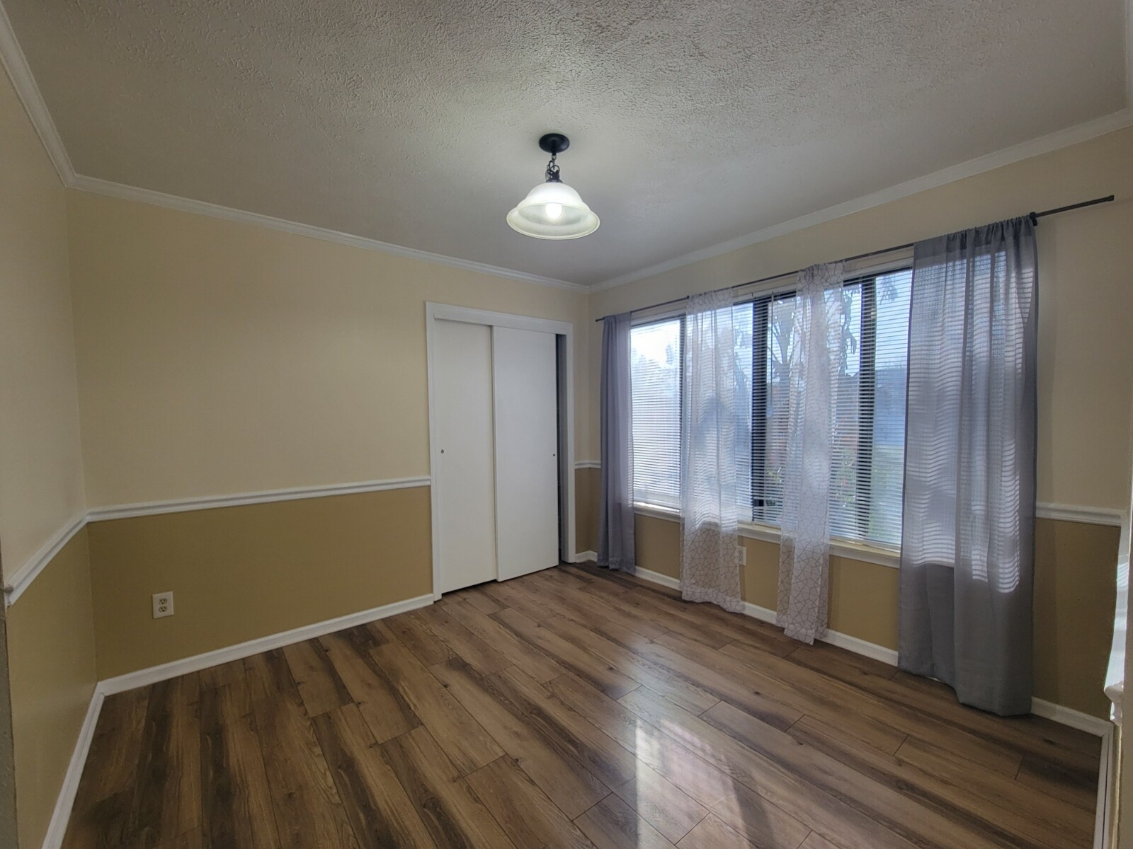 Building Photo - 3727 Greentree Pl