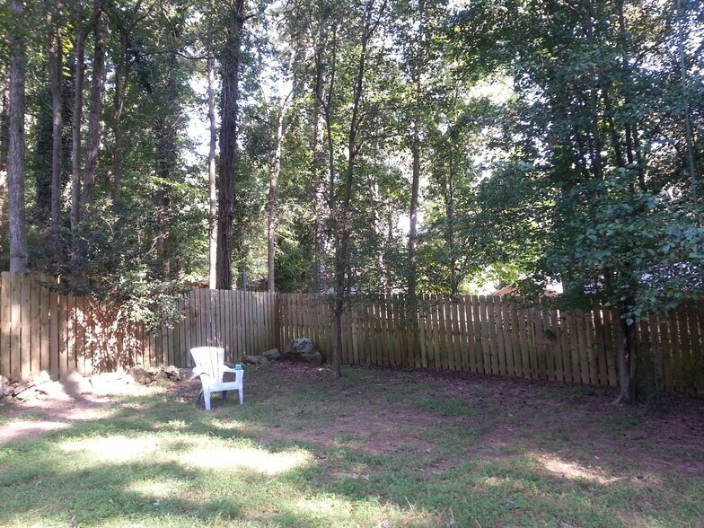 Big, fenced back yard - 223 Barclay Road