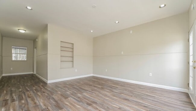 Building Photo - 3006 Elliott St