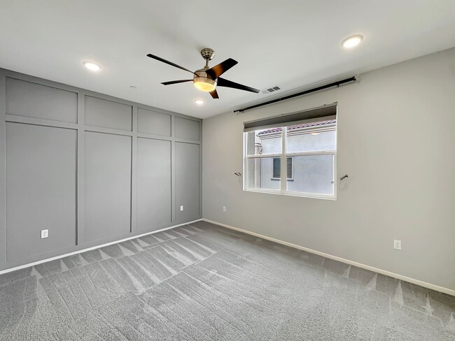 Building Photo - Great 3B/2.5BA Townhome in Otay Mesa!