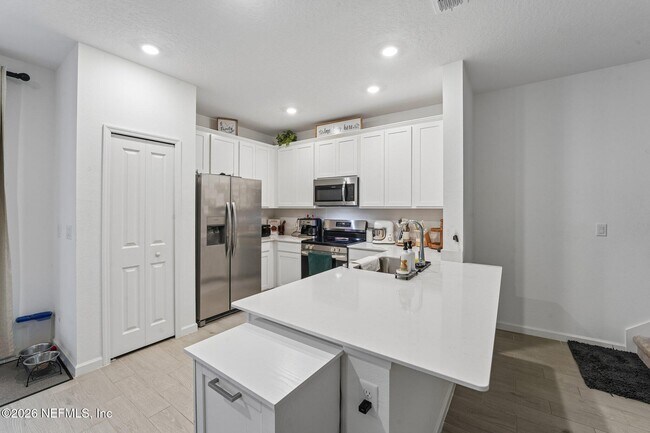 Building Photo - 2160 Windward Cay Ln
