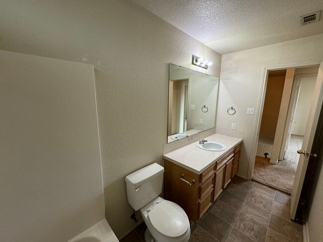 Building Photo - 1602 Aztec Trce