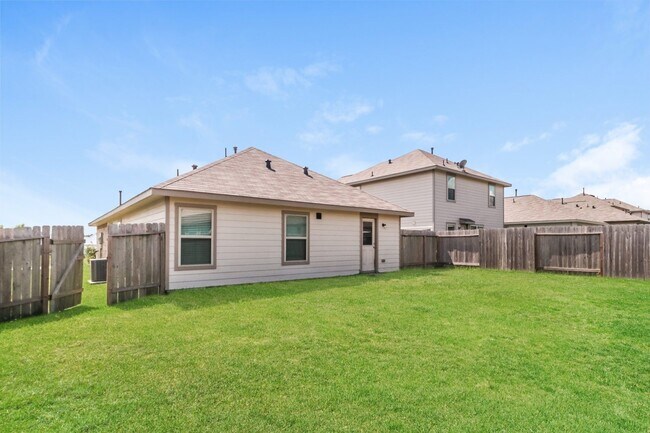 Building Photo - 11052 N Lake Mist Ln