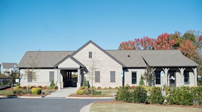 Building Photo - 15115 Moulin Court Dr