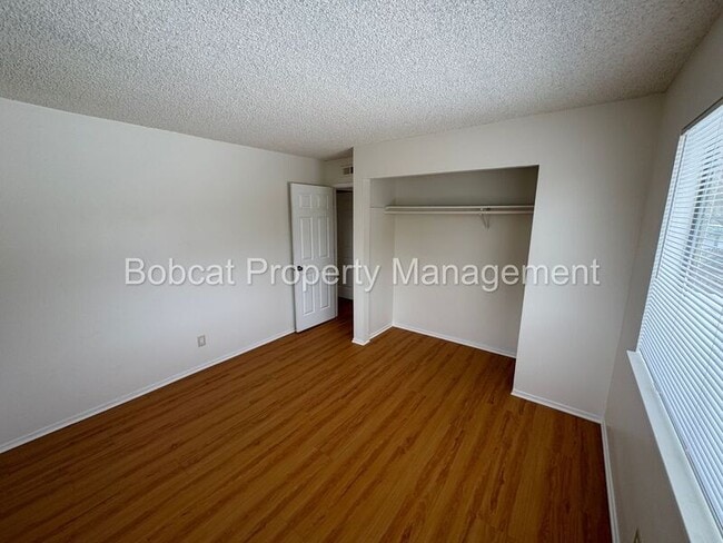 Building Photo - 1501 N Edmonds Dr