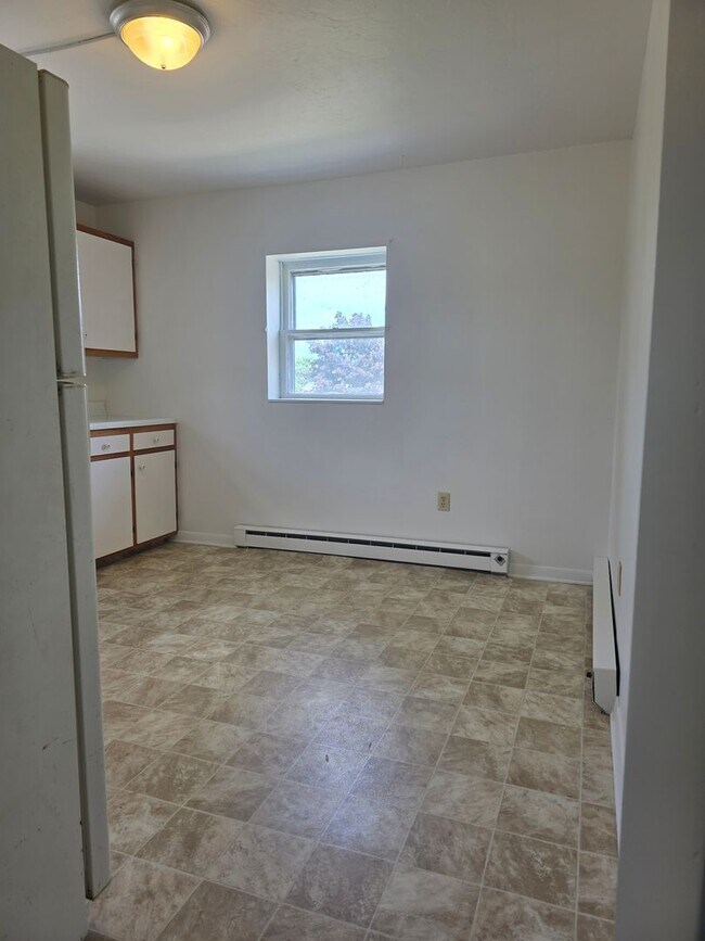 Building Photo - 150 McCauley Ave