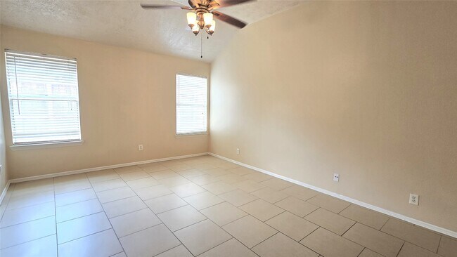 Building Photo - 5922 Whitwell Dr