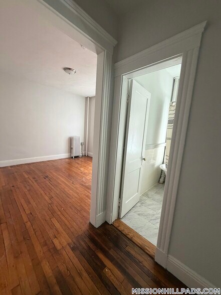 Building Photo - 49 Worthington St