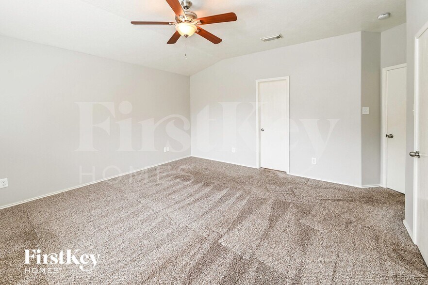 Building Photo - 17822 Seco Creek Ln