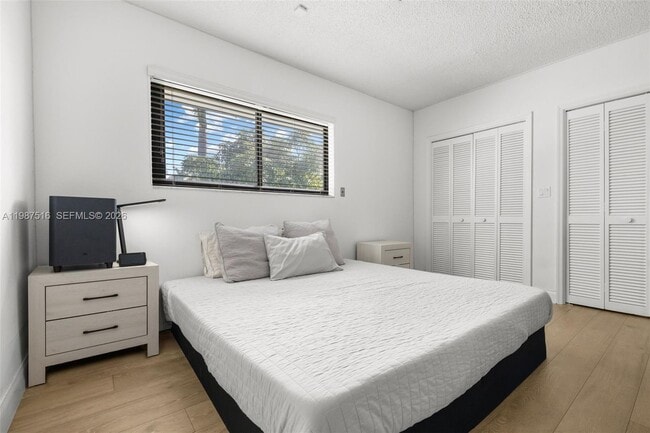 Building Photo - 14615 SW 77th Ct