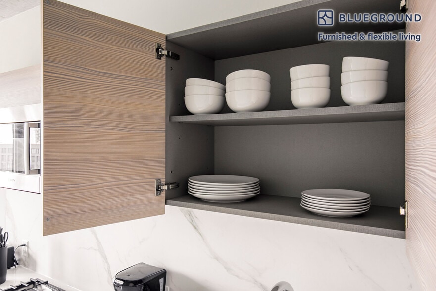 Building Photo - 165 N Desplaines St