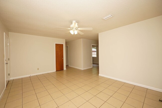 Building Photo - 260 Glenview Ave