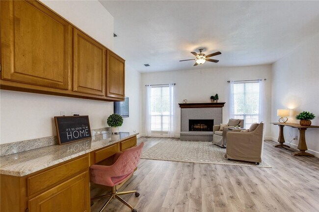 Building Photo - 3306 Ashleaf Dr