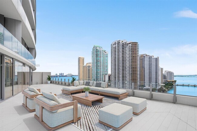 Building Photo - 300 Biscayne Blvd Way
