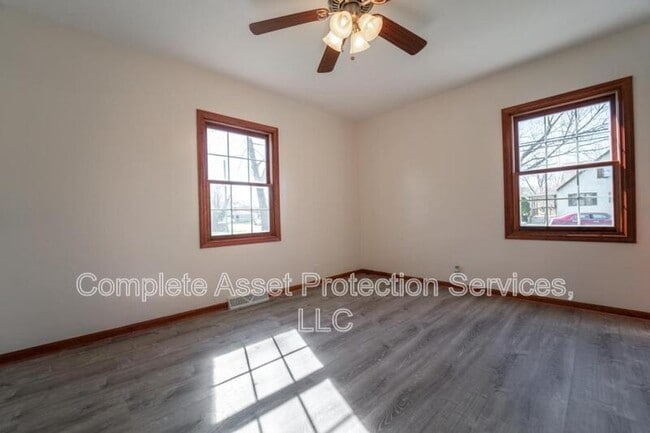 Building Photo - 7334 Marshall St