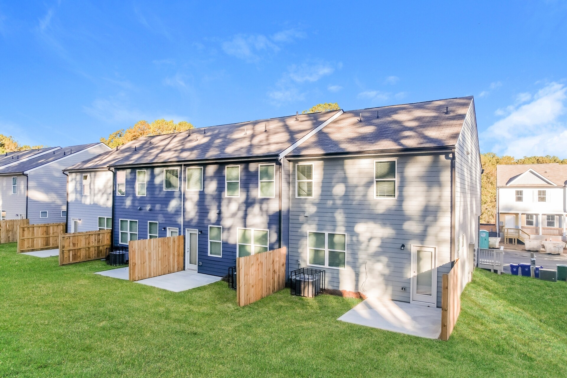 Building Photo - 2833 Saratoga Lake View