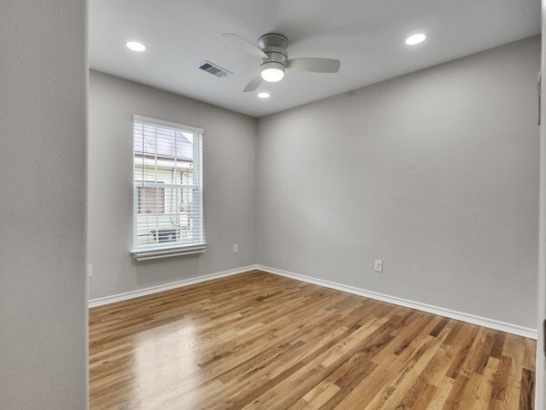 Building Photo - 1105 Panama St