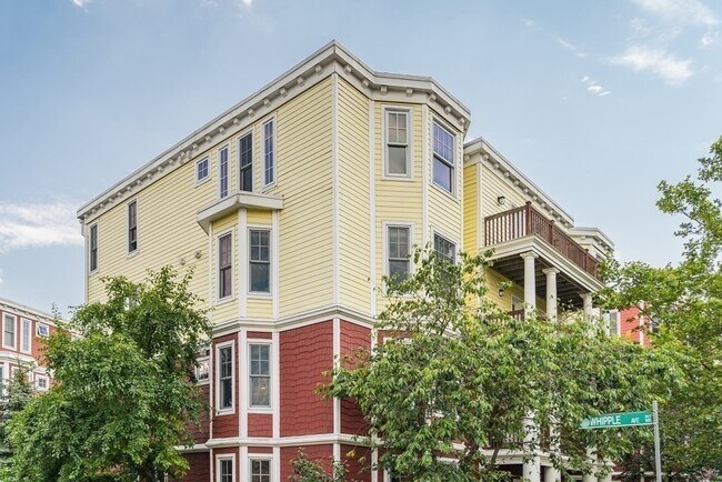 Building Photo - 4040 Washington St