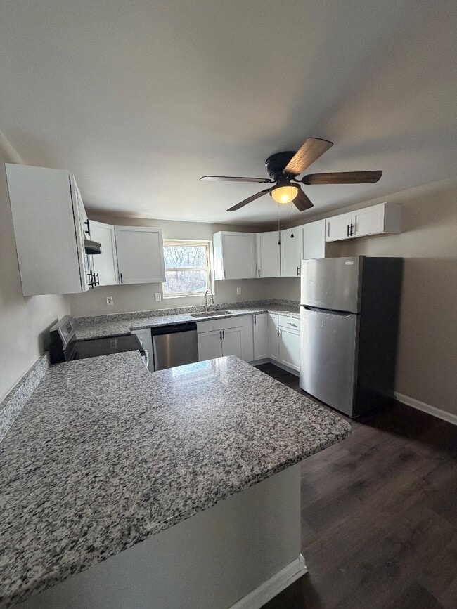 Building Photo - 5 E Green St