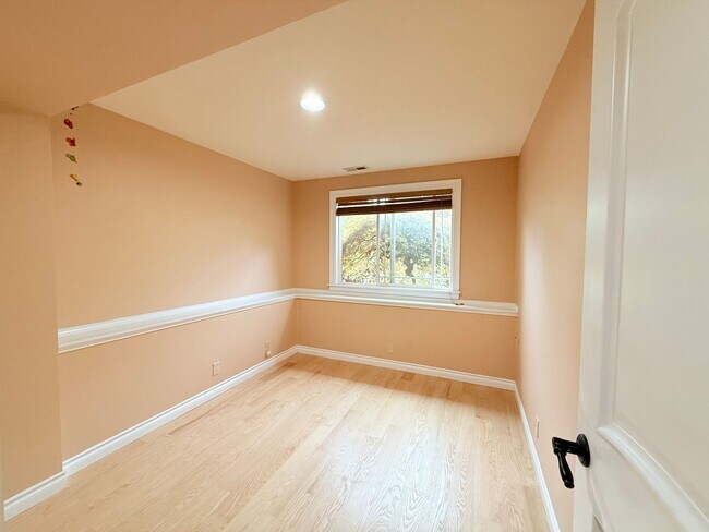 Building Photo - 23621 NE 25th Way