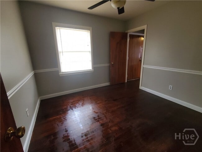 Building Photo - 2261 Mason Dr